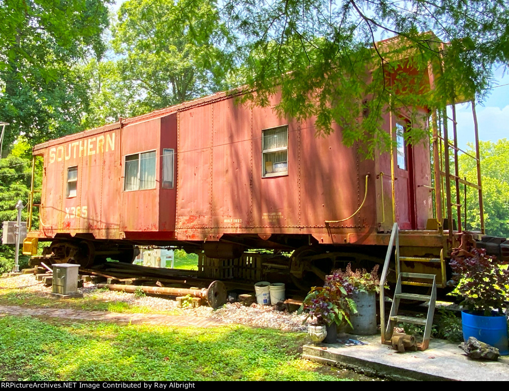SOU X385 Caboose